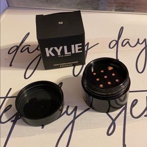 Kylie Cosmetics FIGI Loose Powder Highlighter